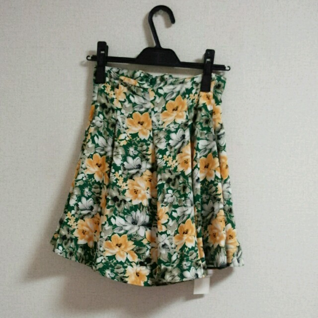 SNIDEL(スナイデル)のSnidel花柄スカート レディースのスカート(ミニスカート)の商品写真