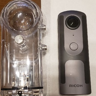 リコー(RICOH)のtheta v + 防水ケース(コンパクトデジタルカメラ)