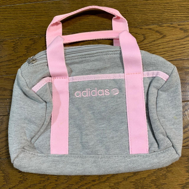 adidas(アディダス)のadidas アディダス バッグ かばん ピンク グレー スポーツ レディースのバッグ(ハンドバッグ)の商品写真