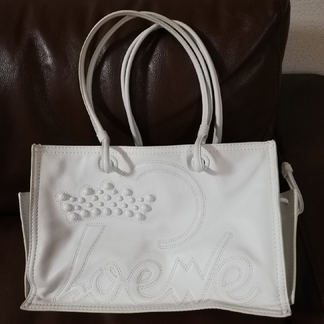 お値下げ💐LOEWE白色クラウンスタッズショッパートートバッグ🍒🕊️ | フリマアプリ ラクマ