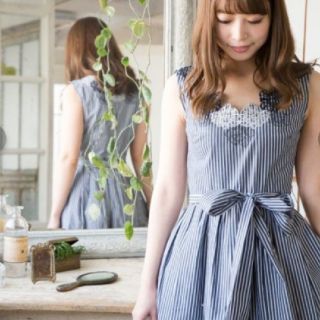 マーキュリーデュオ(MERCURYDUO)の8/2 まで お取置き中！！！未使用 刺繍入りストライプワンピース(ひざ丈ワンピース)