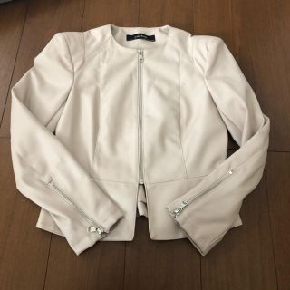 ザラ(ZARA)のZARA ザラ フェイクレザージャケット ライダースピンクベージュ(ライダースジャケット)