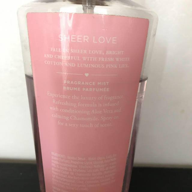 Victoria's Secret(ヴィクトリアズシークレット)の439=与作様専用 Victoria's Secret Sheer Love コスメ/美容のボディケア(ボディローション/ミルク)の商品写真