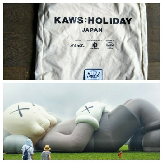 HERSCHEL(ハーシェル)のKAWS:HOLIDAY　トートバッグ メンズのバッグ(トートバッグ)の商品写真