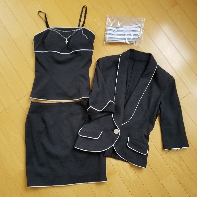 レディース　DU-VIN スーツ　Ｓ～Mサイズ