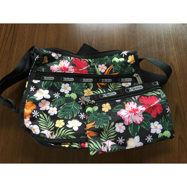 LeSportsac(レスポートサック)のレスポートサックのショルダーバッグ レディースのバッグ(ショルダーバッグ)の商品写真