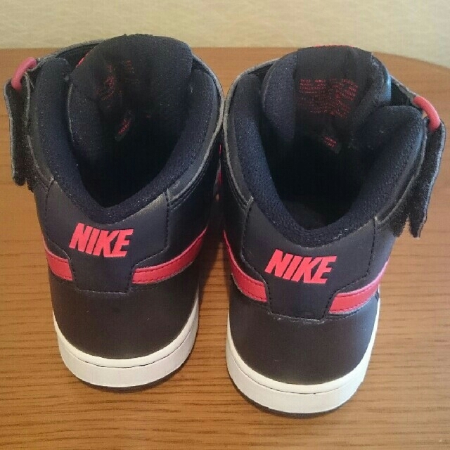 Nike Nike スニーカー ハイカット 26センチ 赤 黒の通販 By Miyo S Shop ナイキならラクマ Nike Nike スニーカー ハイカット 26センチ 赤 黒の通販 By Miyo S Shop ナイキならラクマ