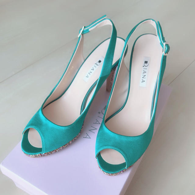 DIANA(ダイアナ)の再値下げ✨新品✨DIANA ラメヒールサンダル レディースの靴/シューズ(サンダル)の商品写真