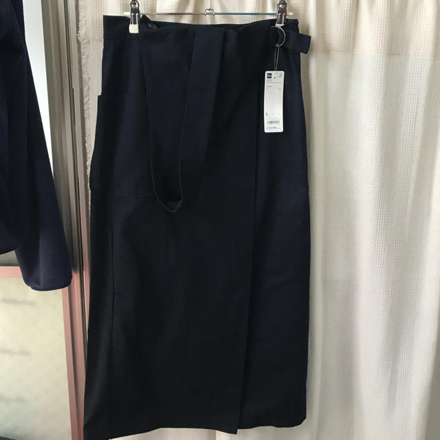 GU(ジーユー)のGUナローミディスカート/タグ付き レディースのスカート(ひざ丈スカート)の商品写真