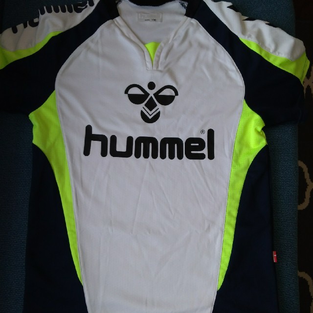 hummel(ヒュンメル)のhummel サッカー用練習着　130　スポーツ着　スポーツブランド スポーツ/アウトドアのサッカー/フットサル(ウェア)の商品写真