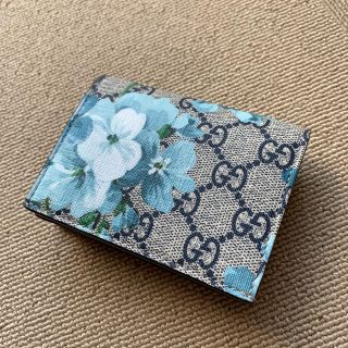 グッチ(Gucci)の美品♪ GUCCI ブルームス 二つ折り財布 夏 コンパクト 赤色 (財布)