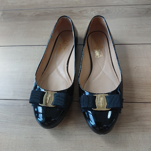 ferragamo フェラガモ フラットパンプス - www.themarketors.com