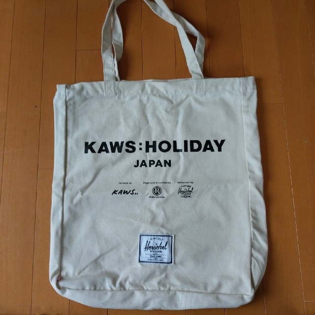 HERSCHEL(ハーシェル)のmino`aka様専用kaws holiday × Herschel トート メンズのバッグ(トートバッグ)の商品写真