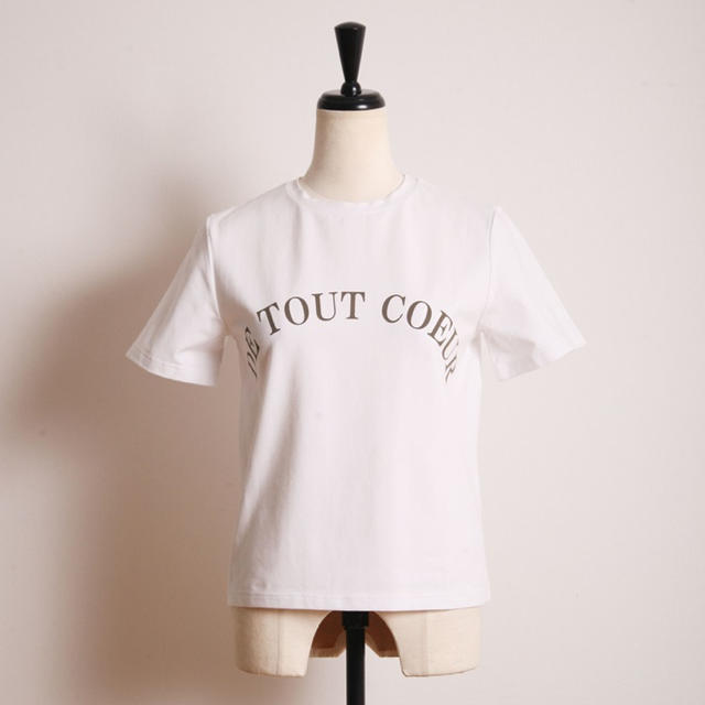 新品・未使用 ロゴTシャツ  レディースのトップス(Tシャツ(半袖/袖なし))の商品写真