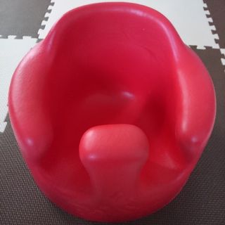 バンボ(Bumbo)のバンボ【レッド】(その他)