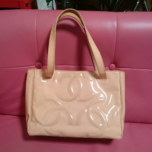 CHANEL - 【値下げ！】シャネル★エナメルトートバッグ