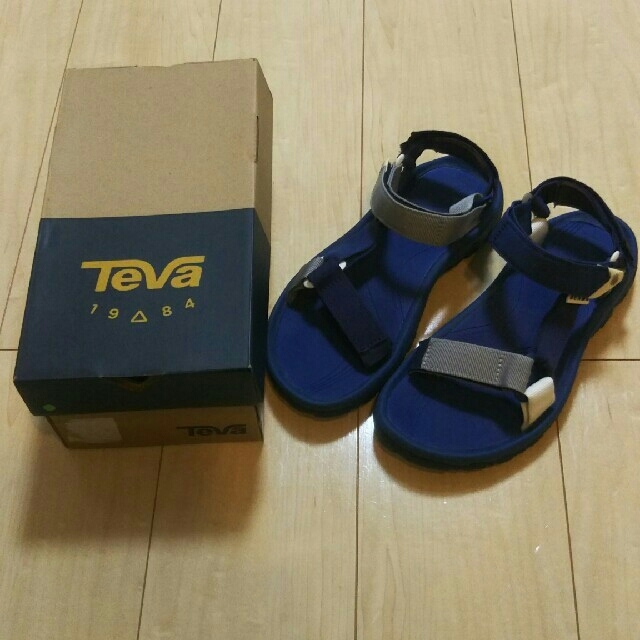 Teva(テバ)のTEVA ハリケーン BEAMS40周年のコラボ限定色 ネイビー レディースの靴/シューズ(サンダル)の商品写真