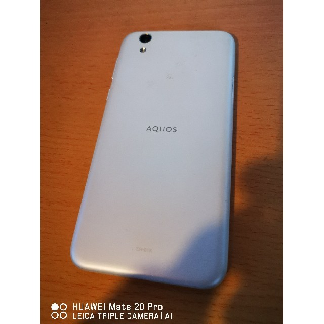 AQUOS Sense SH-01K SIMフリースマートフォン/携帯電話