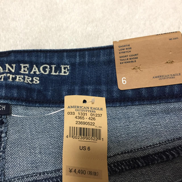 American Eagle(アメリカンイーグル)のデニムショートパンツ レディースのパンツ(ショートパンツ)の商品写真