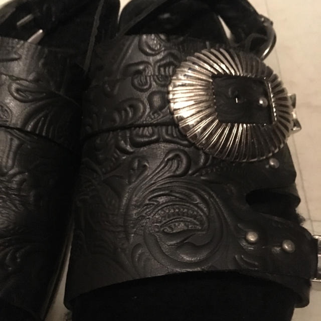 TOGA(トーガ)のtogaメタリックサンダル レディースの靴/シューズ(サンダル)の商品写真