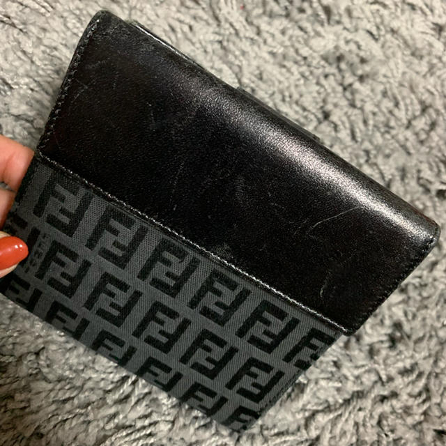 FENDI(フェンディ)のFENDI 二つ折り財布 値下げ中 レディースのファッション小物(財布)の商品写真