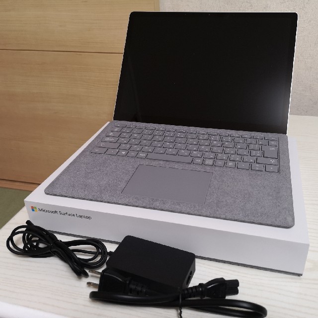 Surface laptop2 美品 office未使用コード付き