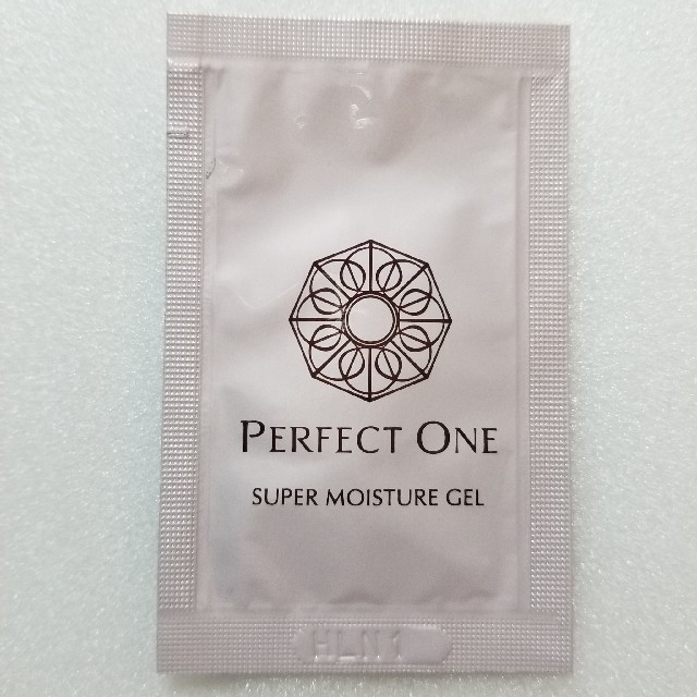 PERFECT ONE(パーフェクトワン)のPERFECT ONE
薬用ホワイトニング スーパーモイスチャー 
サンプル2点 コスメ/美容のスキンケア/基礎化粧品(オールインワン化粧品)の商品写真