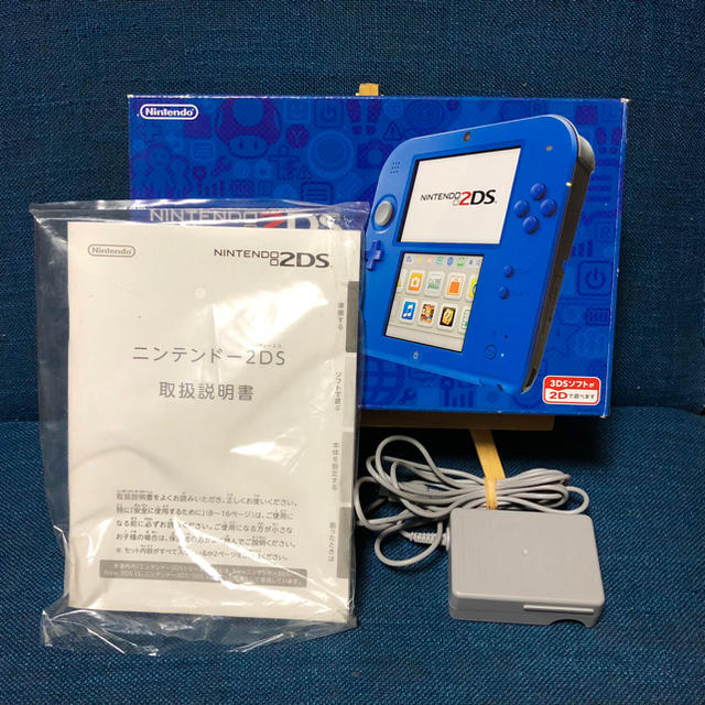 ニンテンドー2DS(ニンテンドー2DS)のニンテンドー2DS  ブルー エンタメ/ホビーのゲームソフト/ゲーム機本体(携帯用ゲーム機本体)の商品写真