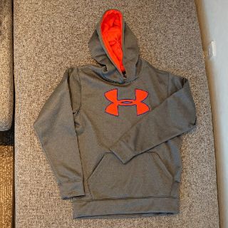 アンダーアーマー(UNDER ARMOUR)のひろろん様専用ページ　パーカー　UNDER ARMOUR　ジュニア(ジャケット/上着)