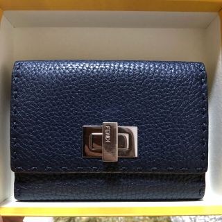 FENDI フェンディ 折り財布 二つ折り財布  ピーカブーセレリア グレージュ