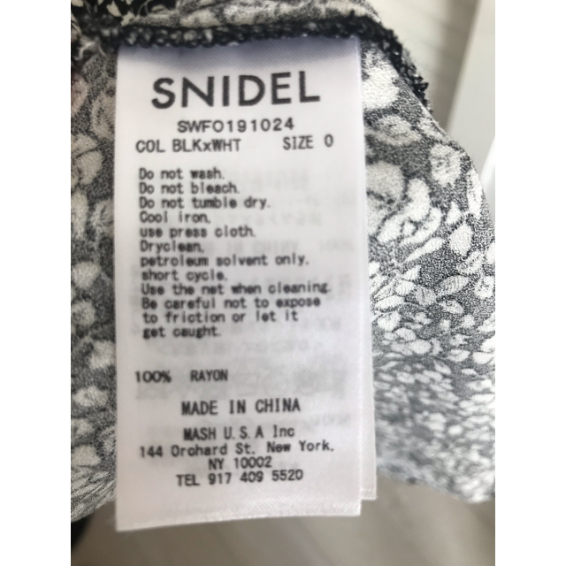 SNIDEL(スナイデル)のスナイデル パフスリーブプリントワンピース レディースのワンピース(ロングワンピース/マキシワンピース)の商品写真