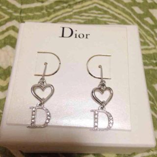 ディオール(Dior)のディオールラインストーン付きハートピアス(ピアス)