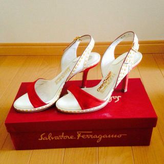 サルヴァトーレフェラガモ(Salvatore Ferragamo)のフェラガモ サンダル💫(サンダル)