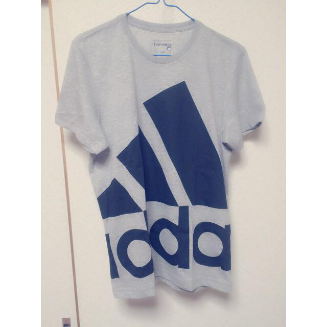 adidas(アディダス)のadidas グレー 新品 レディースのトップス(Tシャツ(半袖/袖なし))の商品写真