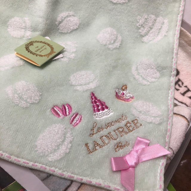 LADUREE(ラデュレ)のブランドタオルセット 新品 インテリア/住まい/日用品の日用品/生活雑貨/旅行(タオル/バス用品)の商品写真