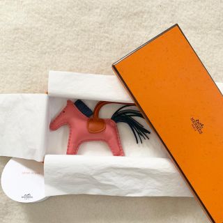 エルメス(Hermes)の新品 エルメス HERMES ロデオ PM ローズアザレ チャーム(バッグチャーム)