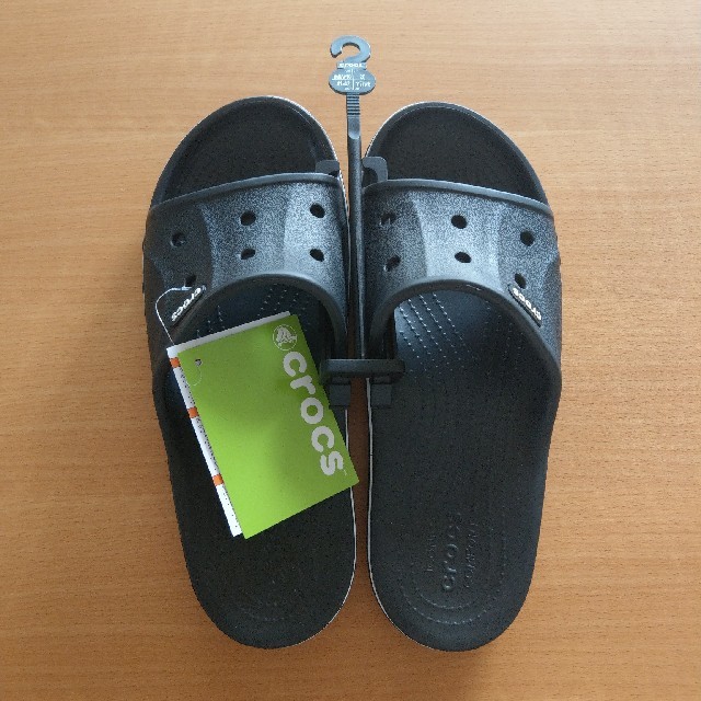 crocs(クロックス)のcrocsサンダル　Black /White メンズの靴/シューズ(サンダル)の商品写真