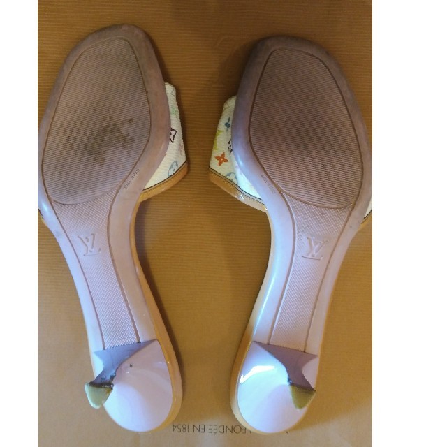 LOUIS VUITTON(ルイヴィトン)の最終値下げ❗　ルイヴィトン　マルチカラー　サンダル23～23.5サイズ レディースの靴/シューズ(ミュール)の商品写真