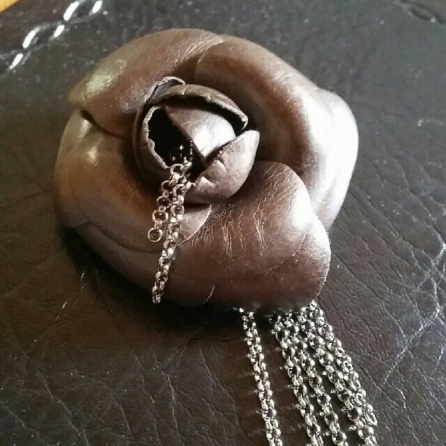 NEW ARRIVAL 美品 CHANELシャネル レザーカメリア スイングチェーン