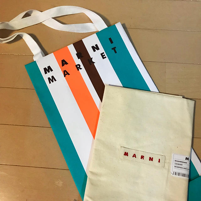 Marni(マルニ)のMARNI 新作トートバッグ ラッカーレッド🛍 レディースのバッグ(トートバッグ)の商品写真