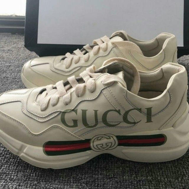 Gucci - 人気 Gucci ライトンロゴ スニーカーの通販 by アマ's shop｜グッチならラクマ