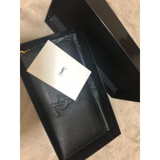 イヴサンローランボーテ(Yves Saint Laurent Beaute)の YSL ラウンドジップウォレット(財布)