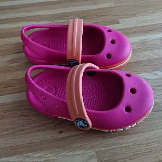 クロックス(crocs)のcrocs  ベビーサンダル  13㎝(サンダル)