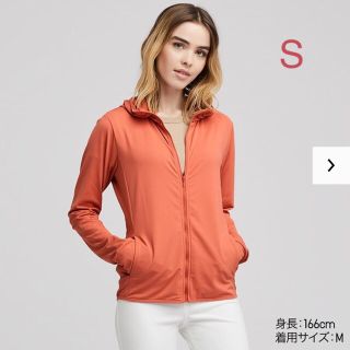 ユニクロ(UNIQLO)のユニクロ WOMEN エアリズム UVカットメッシュパーカ S／オレンジ 新品！(パーカー)