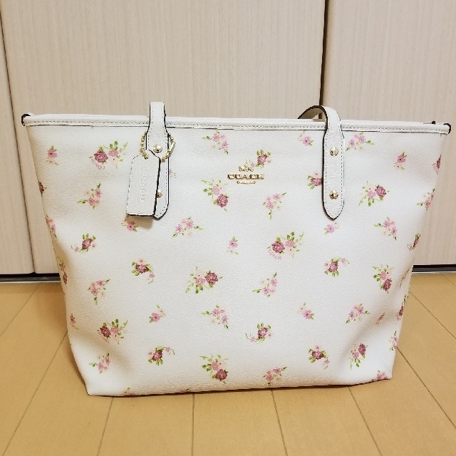 COACH　花柄トートバッグ