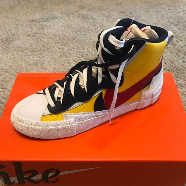 NIKE(ナイキ)の新品 NIKE×sacai BLAZER ナイキ サカイ ブレーザー 黄色 メンズの靴/シューズ(スニーカー)の商品写真