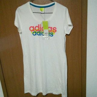 アディダス(adidas)の新品！adidas Tシャツワンピース Lサイズ(ひざ丈ワンピース)