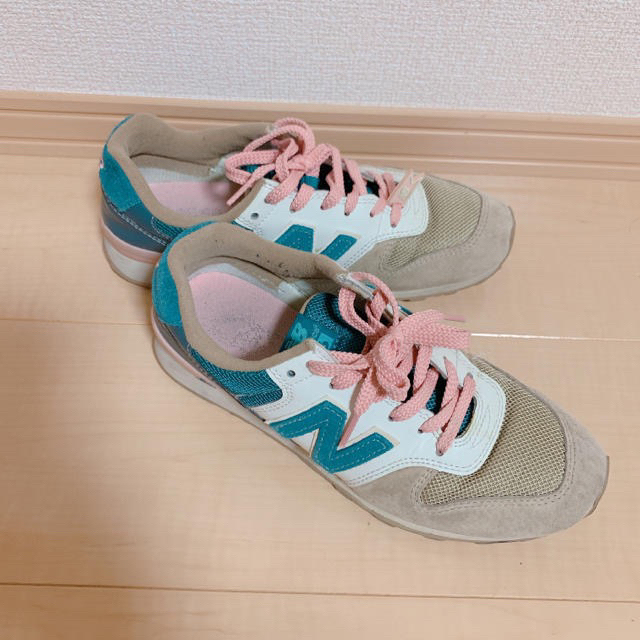 New Balance(ニューバランス)のニューバランス 996  スニーカー  23.5  7月に処分 レディースの靴/シューズ(スニーカー)の商品写真