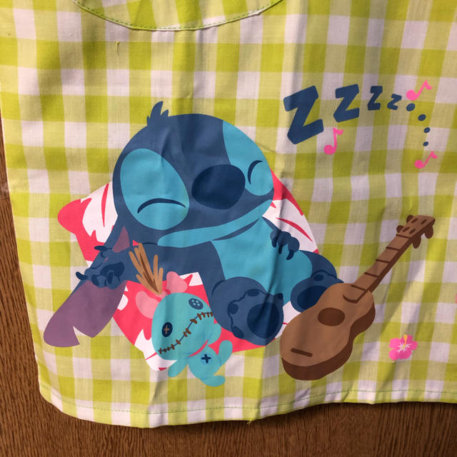 Disney(ディズニー)のエプロン 保育士さん 値下げです‼️  stitch インテリア/住まい/日用品の日用品/生活雑貨/旅行(日用品/生活雑貨)の商品写真