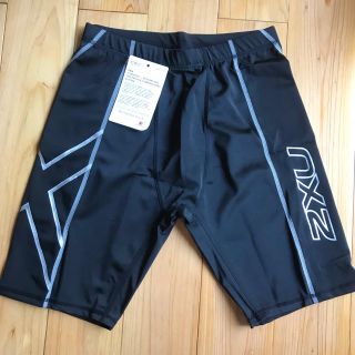 ツータイムズユー(2XU)の2XU   メンズ ショートパンツ Lサイズ silver(ショートパンツ)